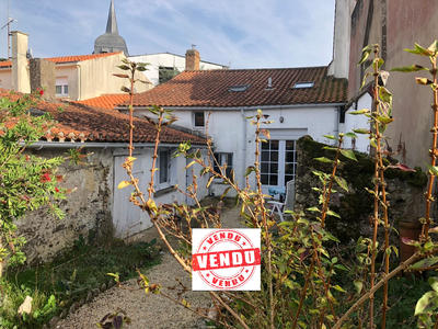 Maison - 140 m² - 5 pièces