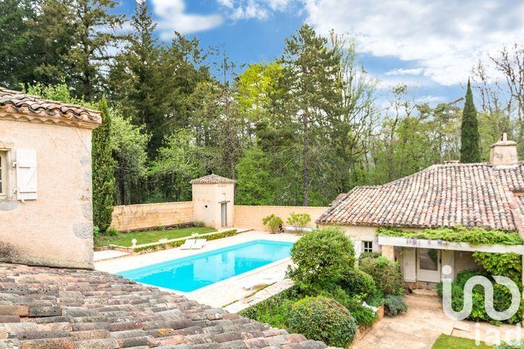 Maison - 305 m² - 10 pièces