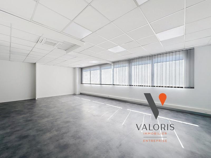 Bureau - 347 m² - 1 pièce