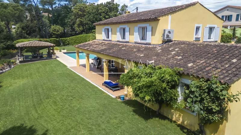 Maison - 185 m² - 7 pièces