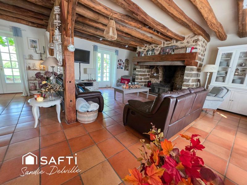 Propriété - 195 m² - 6 pièces