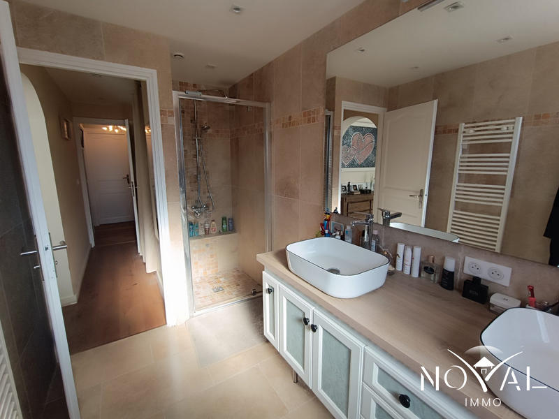 Maison ancienne - 203 m² - 7 pièces