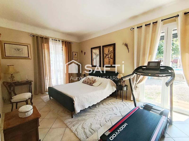 Maison - 220 m² - 7 pièces