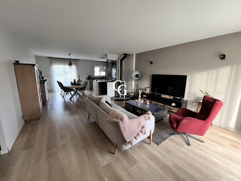 Maison - 93 m² - 4 pièces