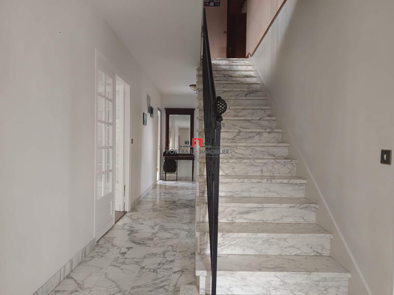 Maison traditionnelle - 175 m² - 6 pièces