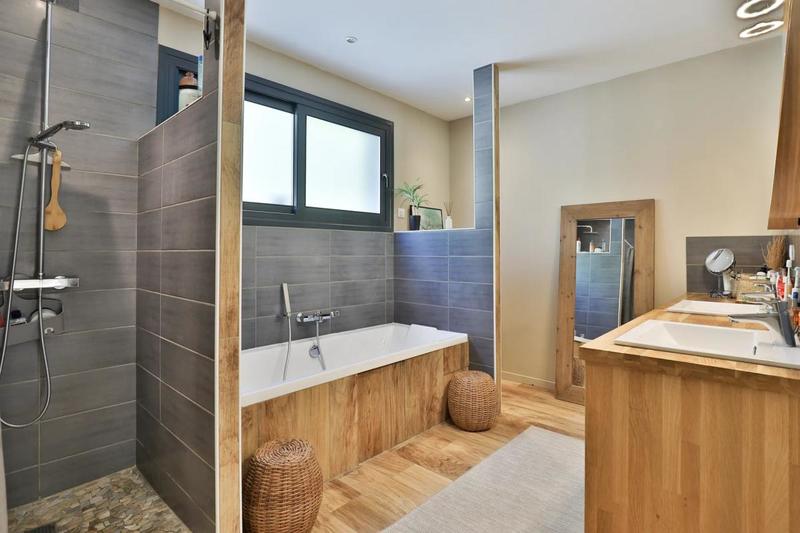 Maison - 135 m² - 5 pièces