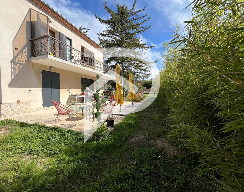 Villa - 243 m² - 5 pièces