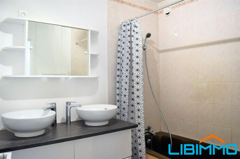 Appartement - 93 m² - 5 pièces