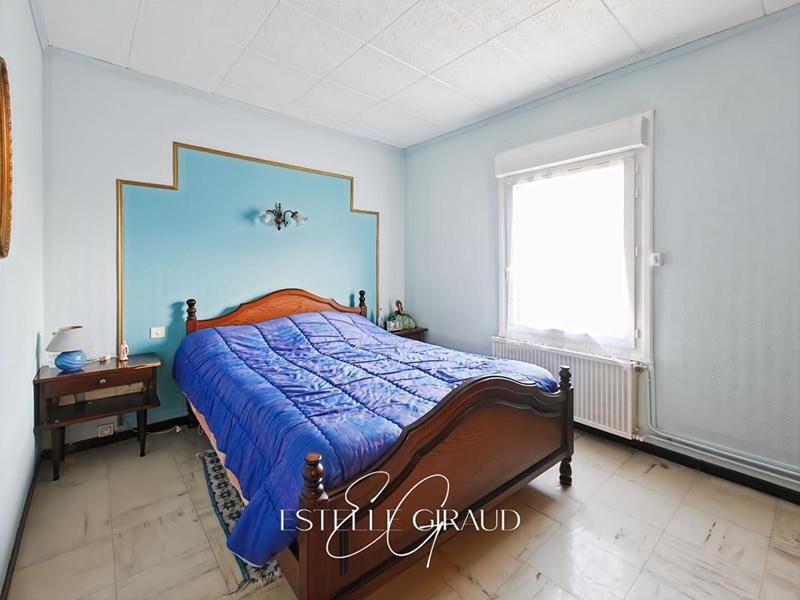 Maison - 92 m² - 5 pièces