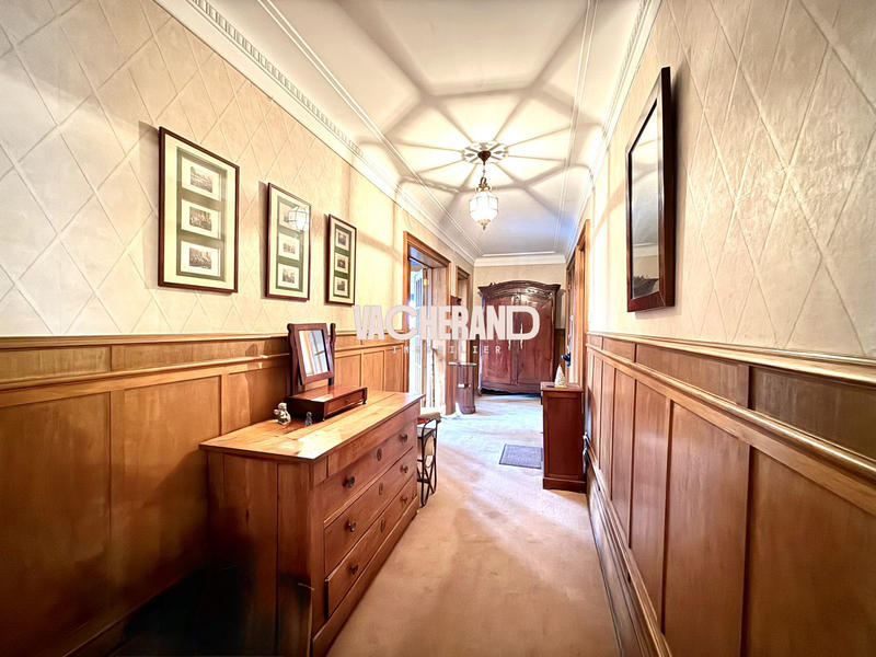 Appartement - 166 m² - 6 pièces