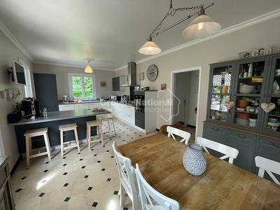 Maison - 172 m² - 8 pièces