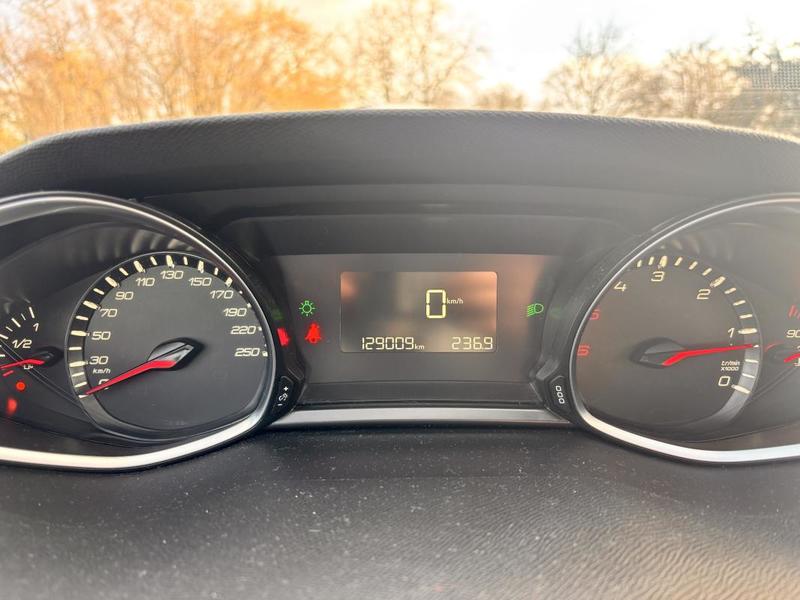 Peugeot 308 II (T9) 1.6 HDi