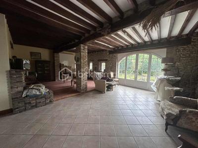 Corps de ferme - 223 m² - 10 pièces