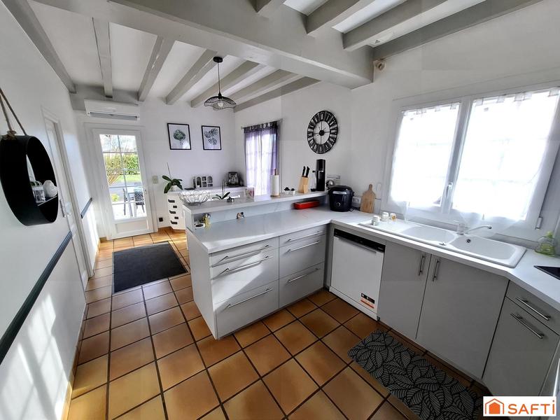 Maison - 205 m² - 9 pièces