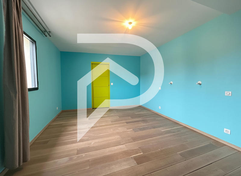 Maison - 231 m² - 5 pièces