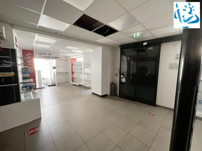 Local commercial - 145 m² - 6 pièces