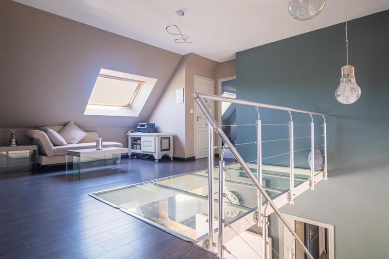 Maison - 260 m² - 8 pièces