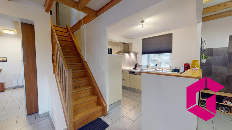 Maison - 102 m² - 4 pièces