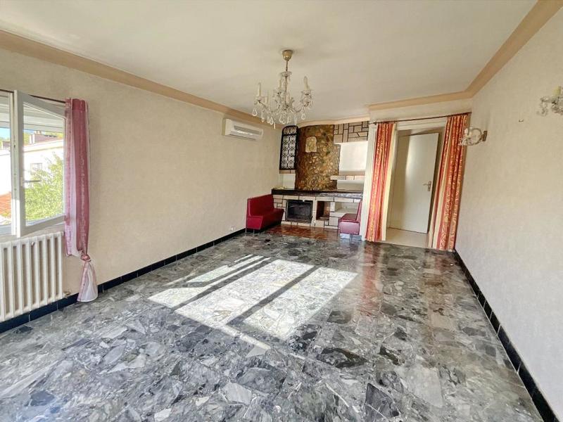 Maison - 182 m² - 7 pièces