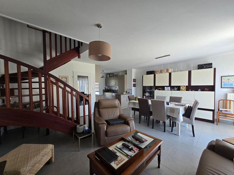 Maison - 85 m² - 4 pièces