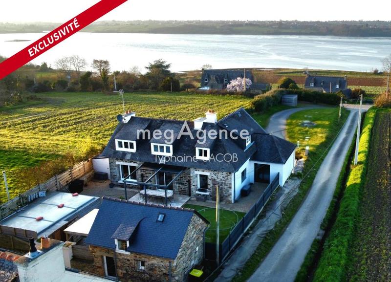 Maison en pierre - 158 m² - 7 pièces