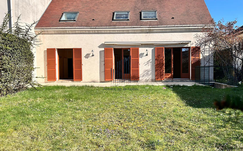 Maison - 162 m² - 8 pièces