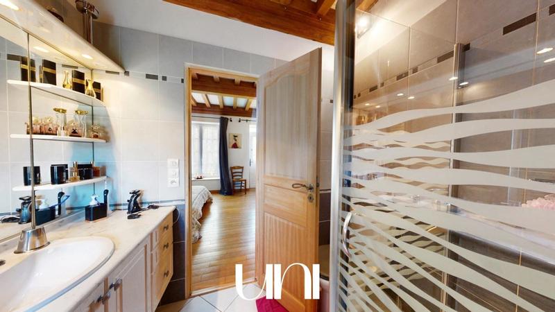 Maison - 209 m² - 7 pièces