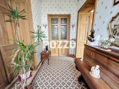 Maison - 249 m² - 9 pièces