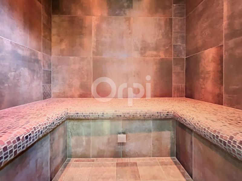 Maison - 236 m² - 7 pièces