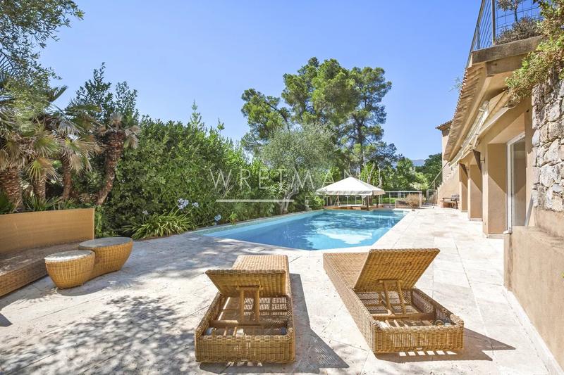 Villa - 430 m² - 9 pièces