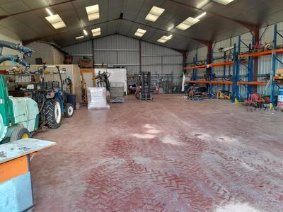 Entrepôt - 375 m²