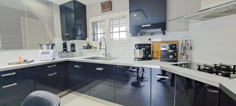 Maison - 104 m² - 5 pièces