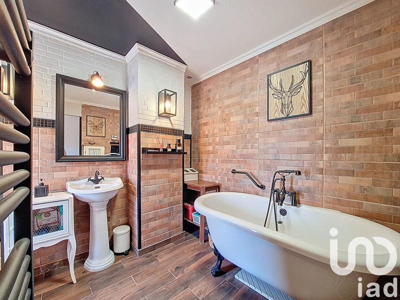 Maison - 183 m² - 7 pièces