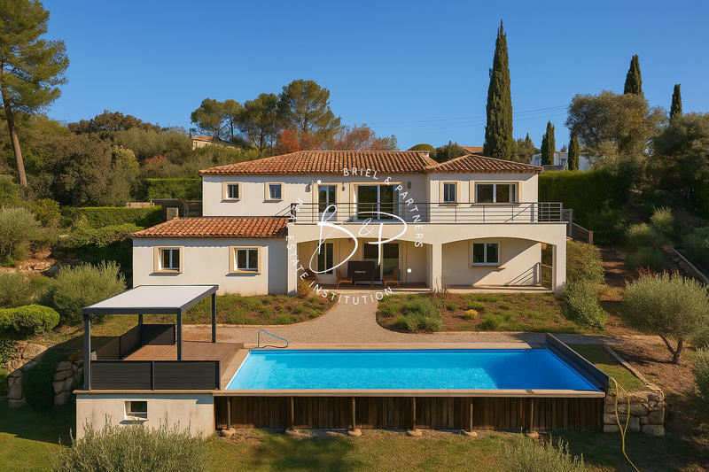 Maison - 185 m² - 6 pièces