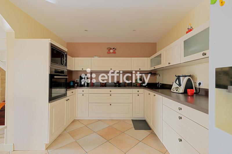 Pavillon - 222 m² - 8 pièces