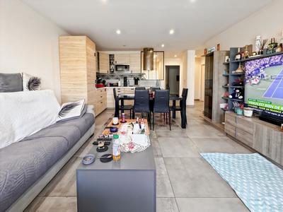 Appartement - 77 m² - 4 pièces