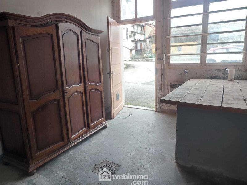 Local commercial - 74 m² - 1 pièce