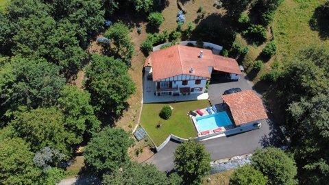 Maison - 265 m² - 7 pièces