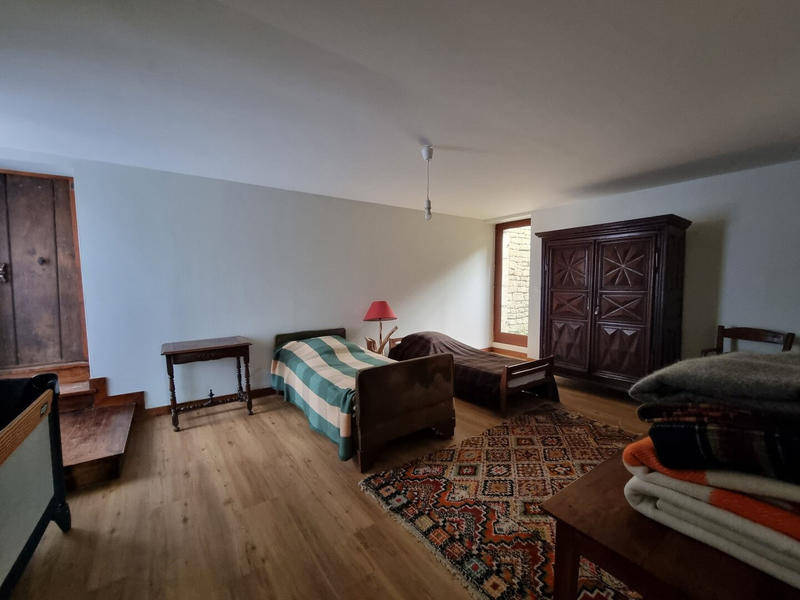 Maison - 288 m² - 12 pièces