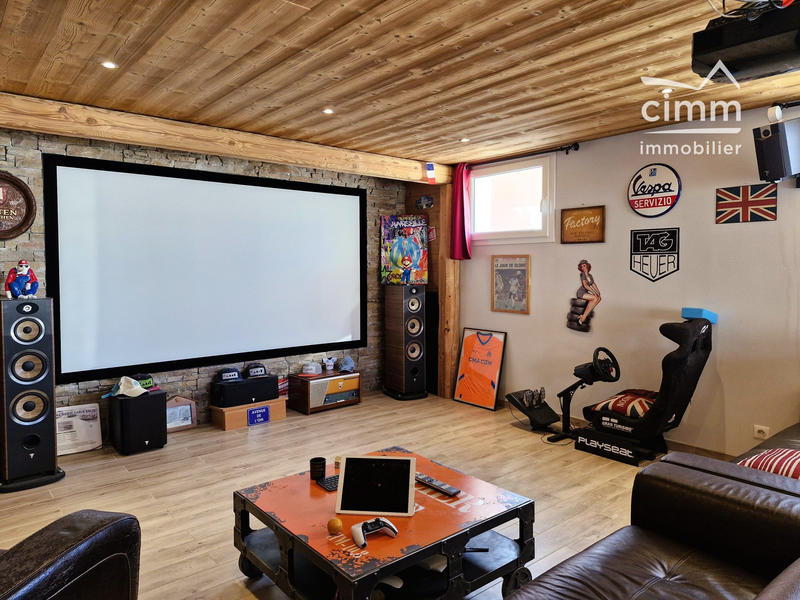 Maison - 303 m² - 7 pièces