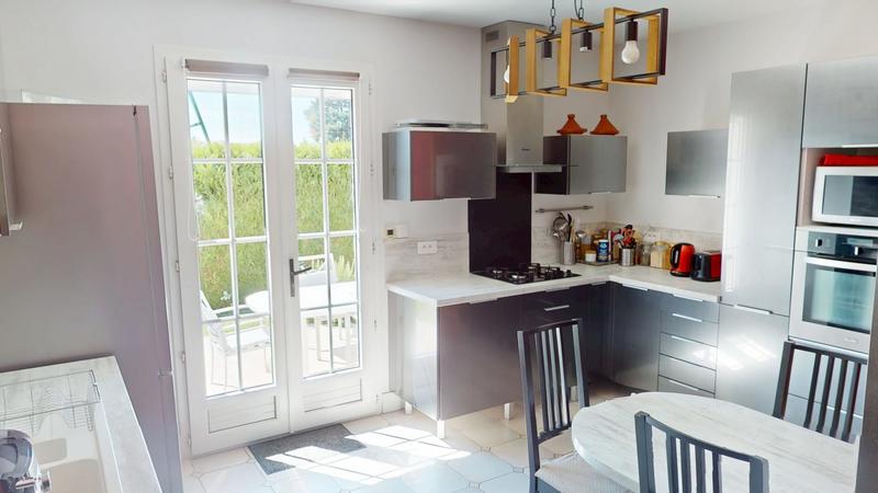 Maison - 180 m² - 6 pièces