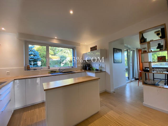 Propriété - 240 m² - 5 pièces