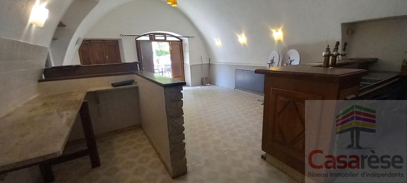 Maison - 242 m² - 9 pièces