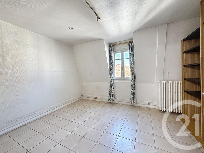 Maison - 194 m² - 11 pièces