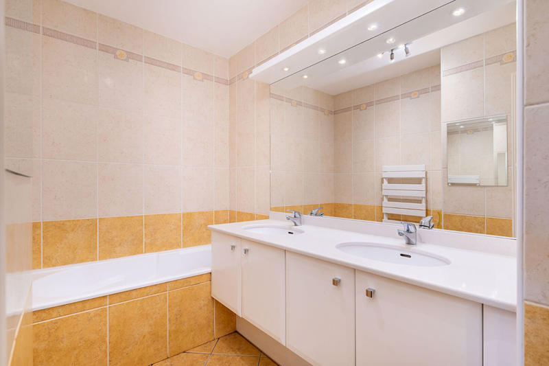 Appartement - 102 m² - 4 pièces