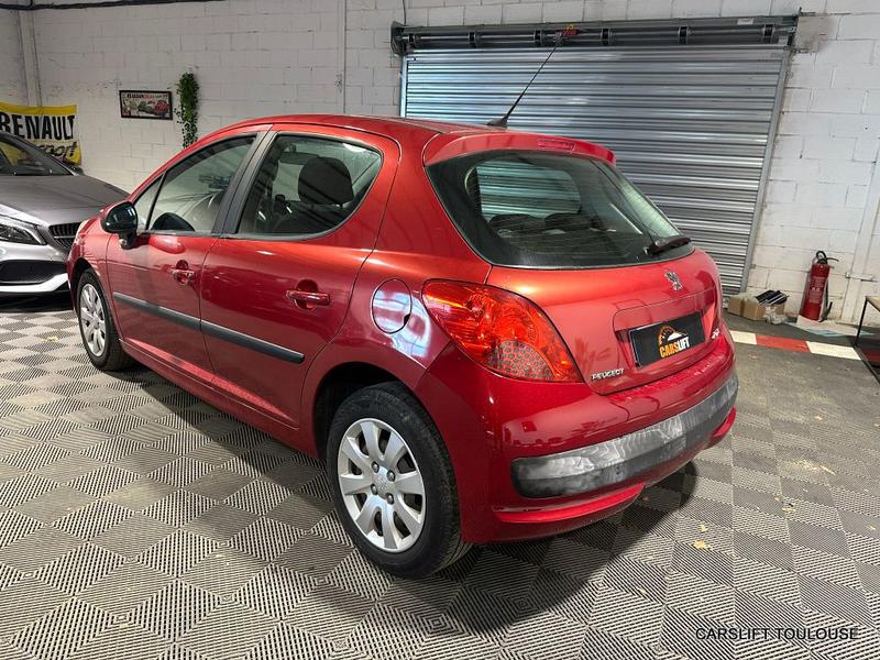 Peugeot 207 1.4i 90cv Trendy - 1ere Main Historique Complet