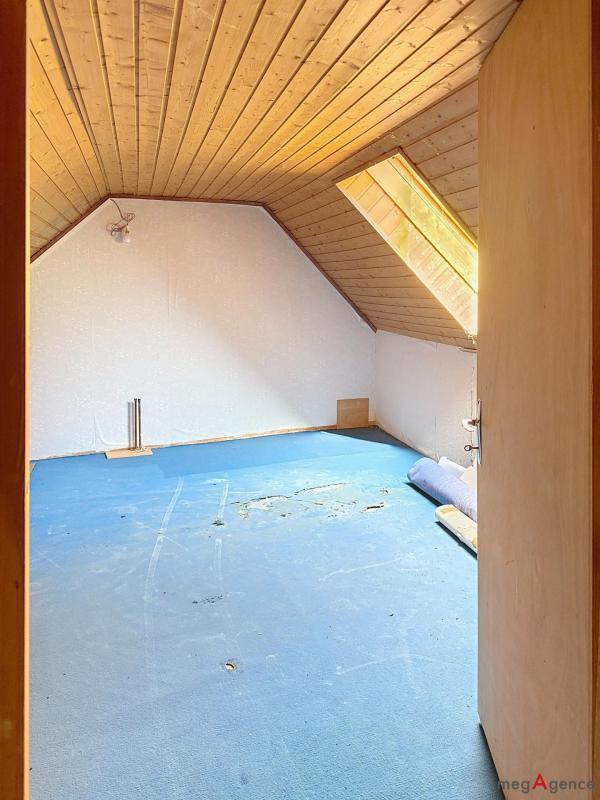 Maison traditionnelle - 195 m² - 7 pièces