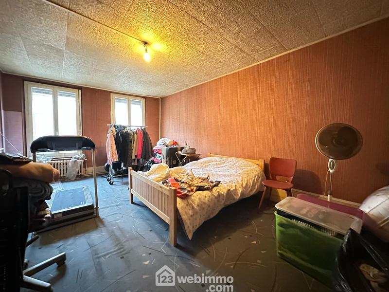 Maison - 305 m² - 12 pièces