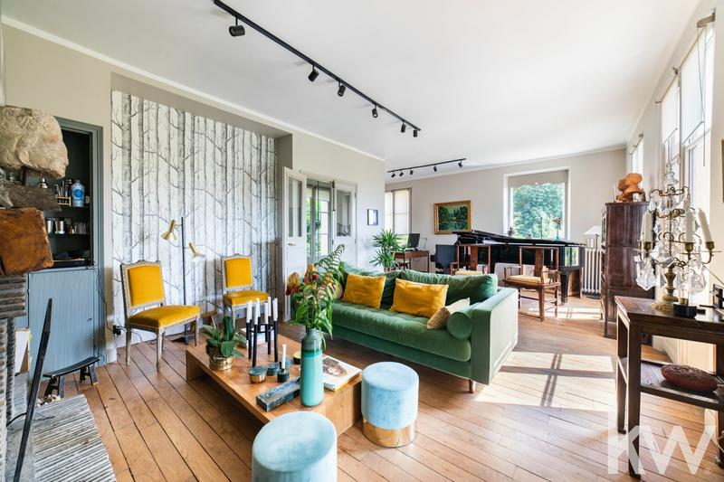 Maison - 220 m² - 8 pièces