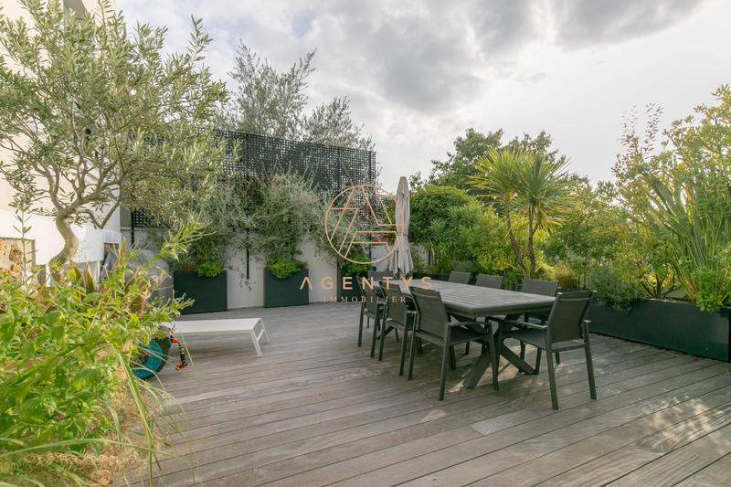 Maison - 276 m² - 8 pièces